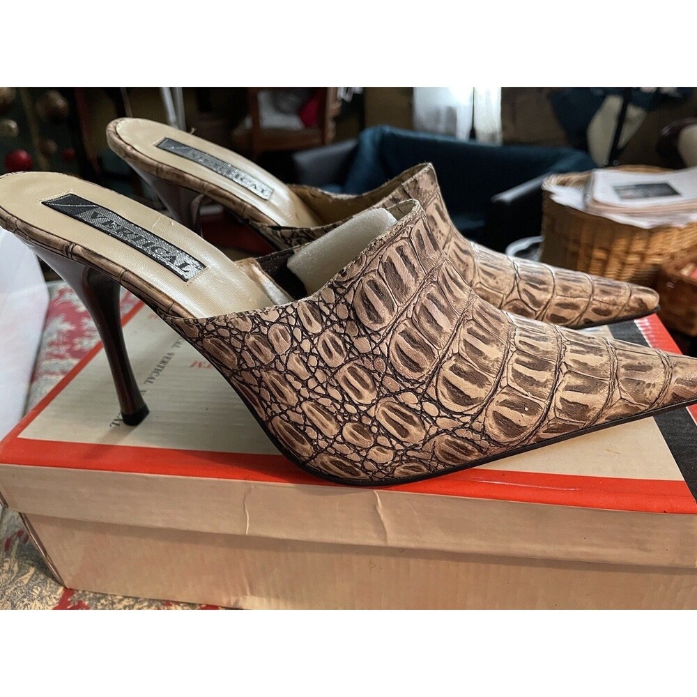 New Without Box Vertical Size 10 “Laurie” Stiletto Heels  Beige/Black